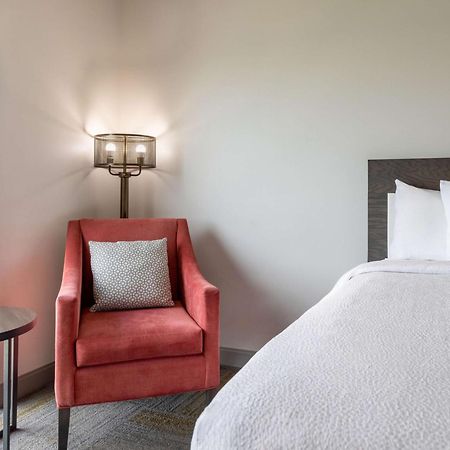 Hilton Garden Inn Fredericton Ngoại thất bức ảnh