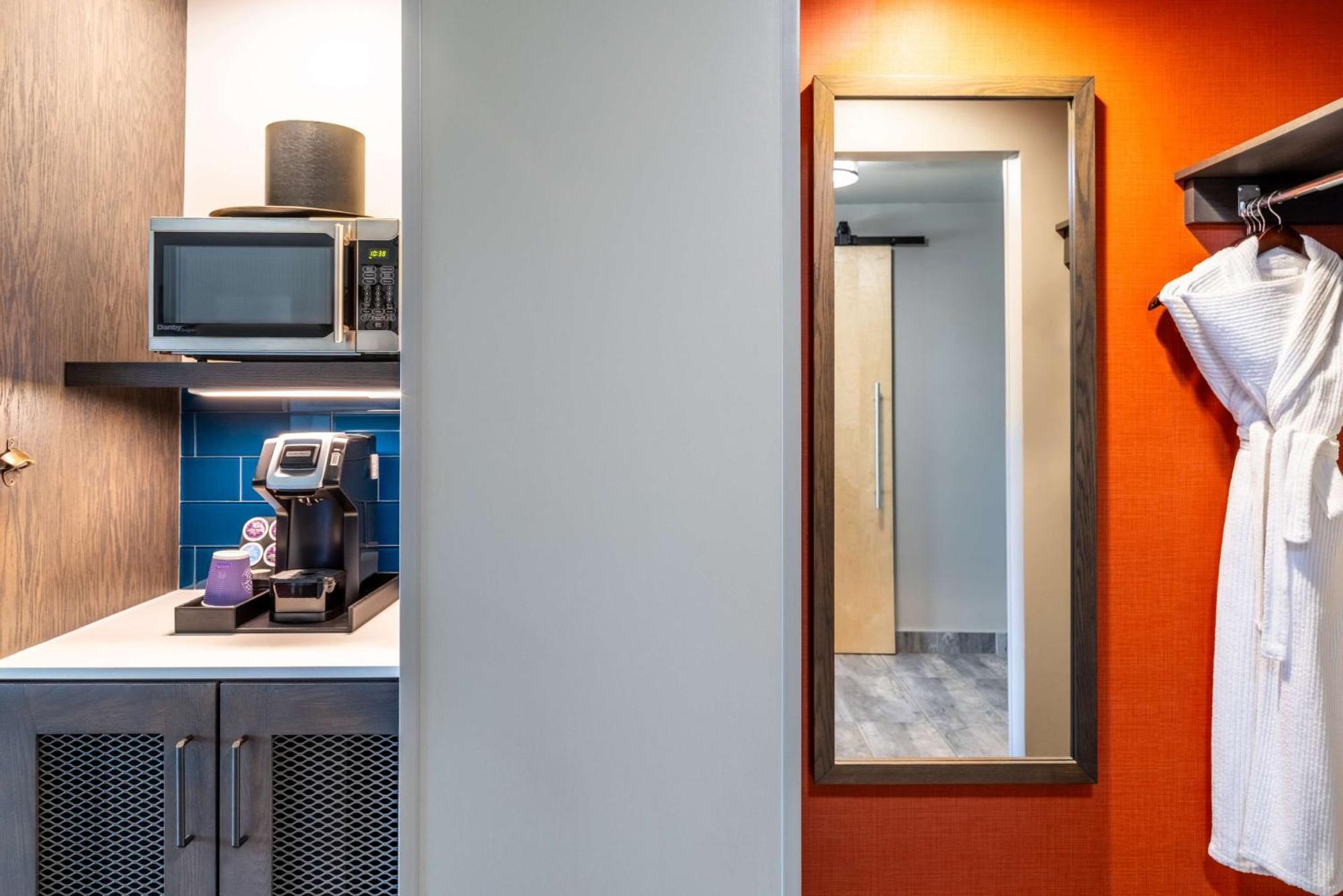 Hilton Garden Inn Fredericton Ngoại thất bức ảnh