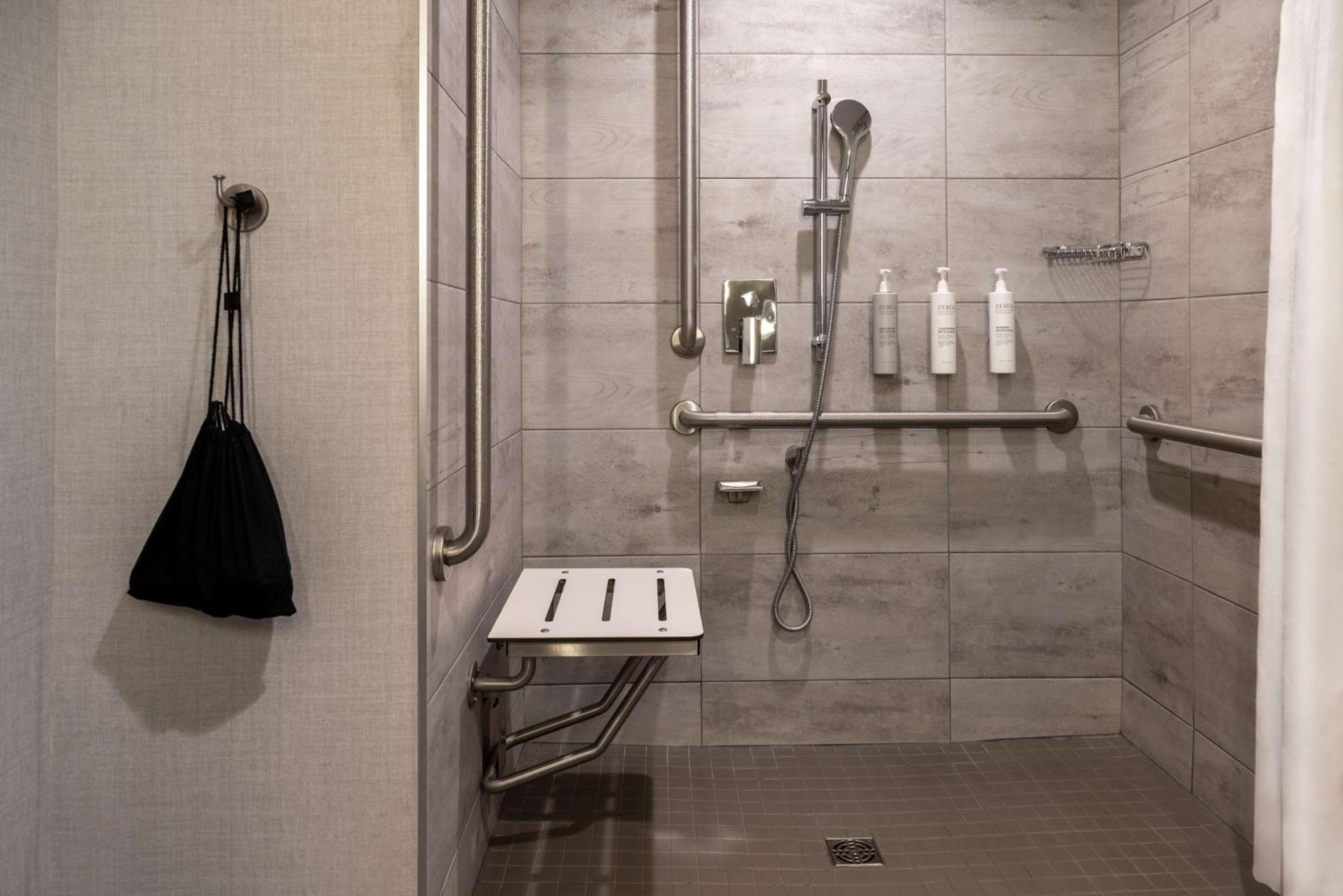 Hilton Garden Inn Fredericton Ngoại thất bức ảnh