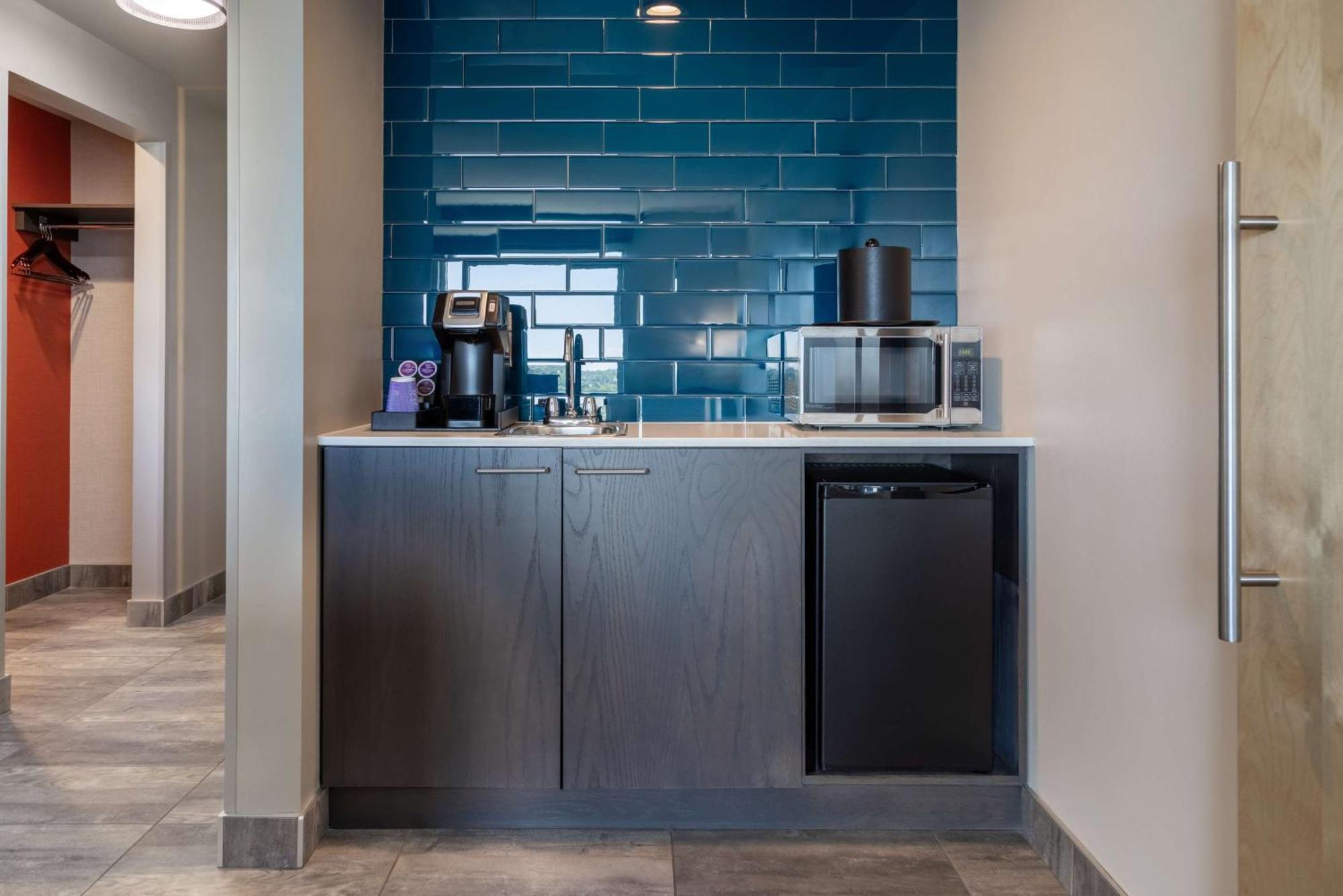 Hilton Garden Inn Fredericton Ngoại thất bức ảnh